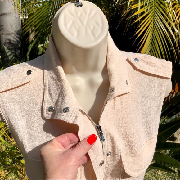 1. State Zip Front 💛 Patch Pocket Vest - Picture 3 of 5